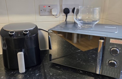 Warwick House | Langcliffe House - 3 bed - Sleeps 5 - Wifi/Parkin/Garden