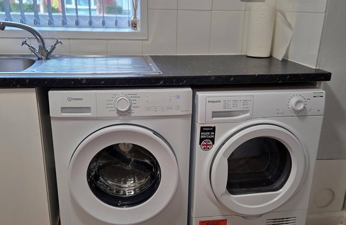 Warwick House | Langcliffe House - 3 bed - Sleeps 5 - Wifi/Parkin/Garden