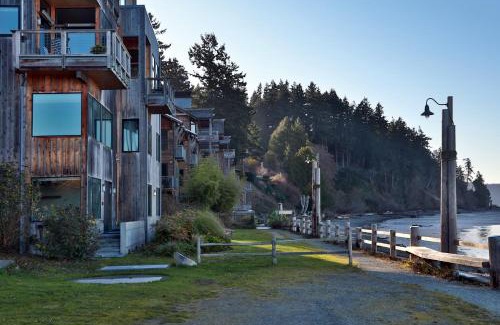 Langley Apartment | Langley Waterfront Condo by AvantStay A Views
