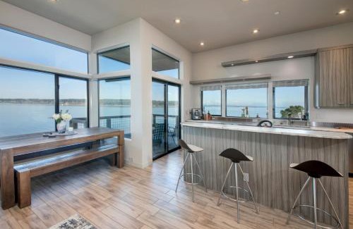 Langley Apartment | Langley Waterfront Condo by AvantStay A Views