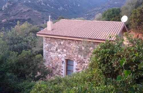 Lanusei House | Lanusei Domus Nunziata, Property with Veranda, Terraces, Garden. WiFi.