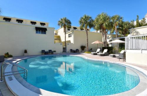 Longboat Key Apartment | LaPlaya 104A Gulf front Walk right from your lanai onto the private beach