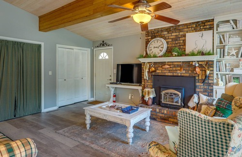 Bella Vista Cottage | Laptop-Friendly Bella Vista Cottage w/ Deck!