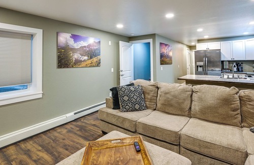 Laramie Apartment | Laramie Gem < 1/2 Mi to University of Wyoming!