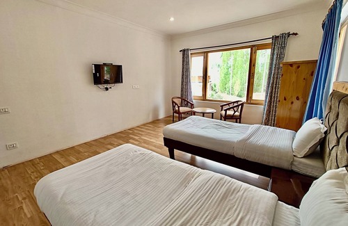 Leh House | Lardak Guest House , Close to main Bazar Leh,