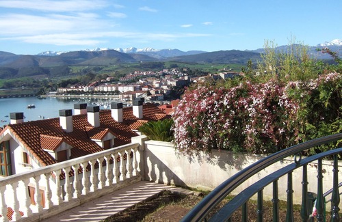 San Vicente de la Barquera Cottage | Large Village House With Magnificent View