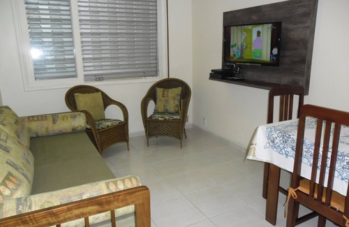 Embare Apartment | Large 1 bedroom apartment, beachfront building, Wi-Fi, shared garage, Embaré