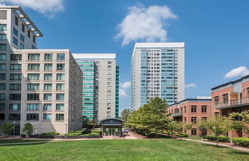 West End Apartment | Large 2 Bed/2Bth Apt right by MGH,MIT,Harvard, W/D in suite, Gorgeous River View