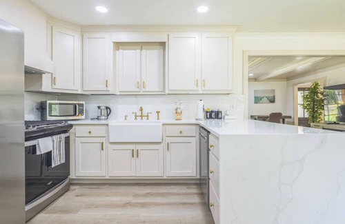 Cane Savannah House | Large 2 bedroom on 4 Acres!