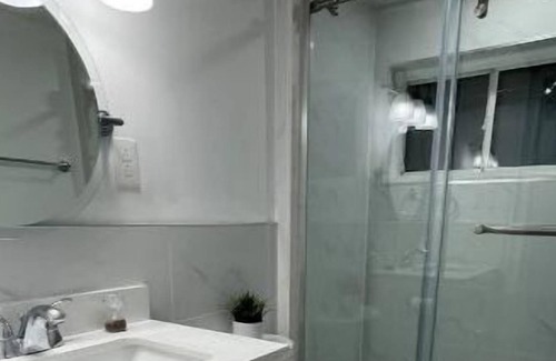 Scarborough Apartment | Large 3 BDR apt. free parking near Bluffers