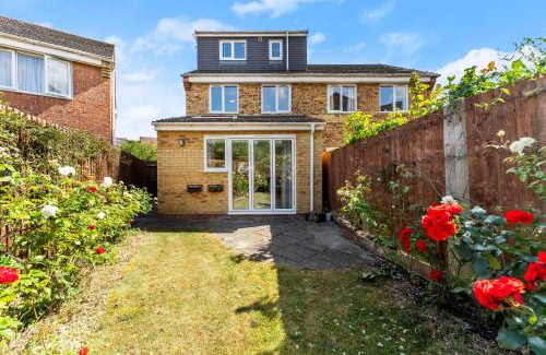 Girton House | Large 4-bed House in Cambridge - Garden