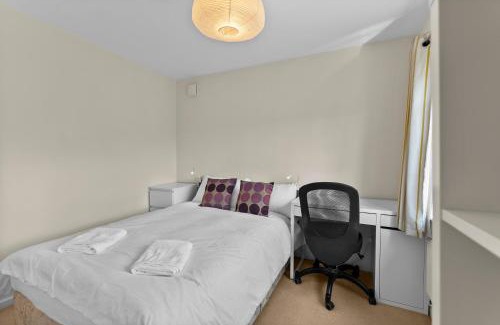 Girton House | Large 4-bed House in Cambridge - Garden