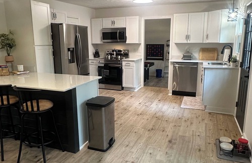 Murfreesboro House | Large 4-bedroom house in Murfreesboro with Game Room & Pet Friendly - Sleeps 12