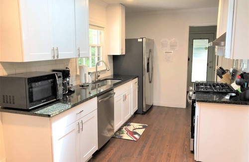 Clarkston House | Large 5 Bdrm Home w/HotTub-BBQ-Foosball-in Stone Mountain-SUMMER:PrivatePool