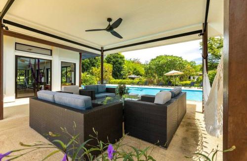 Hua Hin Villa | Large 6 Bed Luxury Villa on the Golf Course PHJ