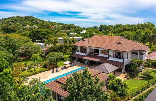 Hua Hin Villa | Large 6 Bed Luxury Villa on the Golf Course PHJ