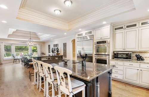 Gainesville House | Large 6-bedroom house with dream backyard! The ultimate getaway!