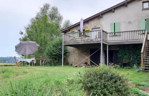 Barie Cottage | Large 70 m2 studio with mezzanine. 38 m2 terrace with views over the countryside.