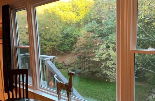 Hibernia Apartment | Large 900 sf luxury property in the nature