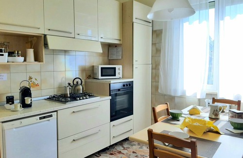Rimini Apartment | Large and bright, a stone's throw from the castle, balcony, FREE WIFI, A/C, parking space