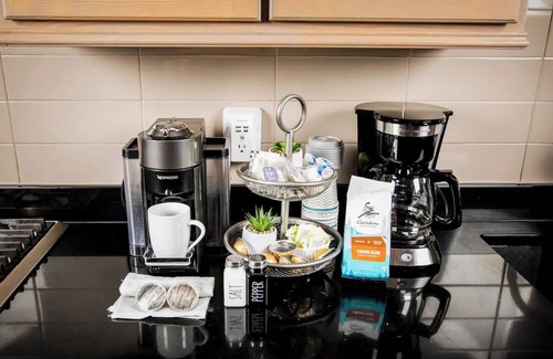 Fremont Condo | Large and Luxurious 2-bedroom condo in Downtown Fremont with AC, WiFi