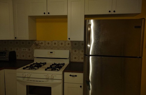 Estate Hermon Hill House | Large Apartment in Quiet Mid-island Location 10 Mins From Anything