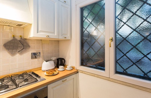 Marsala Apartment | Large apartment located on Via Milazzo, a short walk from Termini Station