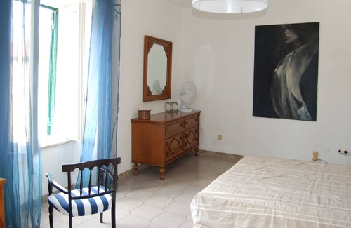 Piombino Apartment | Large apartment with sea view