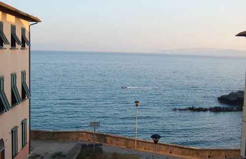 Piombino Apartment | Large apartment with sea view