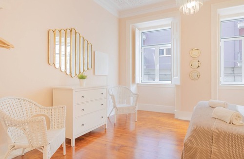 Santo Antonio Apartment | Large Bairro Alto 1E up to 22guests by Central Hill