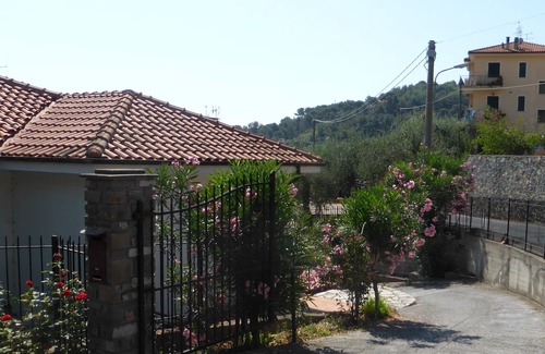 Cason della Guardia Apartment | Large, bright apartment, balcony, terrace, garden, private parking, WiFi
