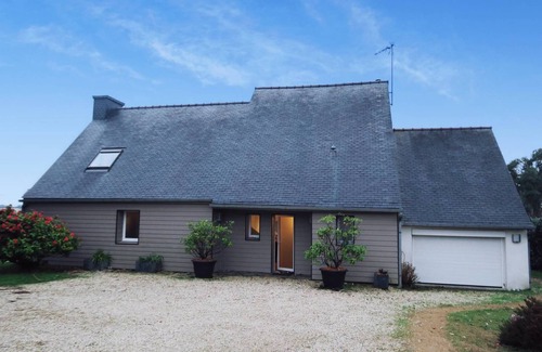 Trebeurden House | Large bright house with Wifi and sea view 1.1km from the beach in TREBEURDEN