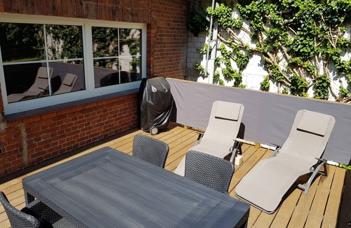 Oetzen Condo | Large, bright vacation apartment in the Lüneburg Heath with pool house and 2 balconies