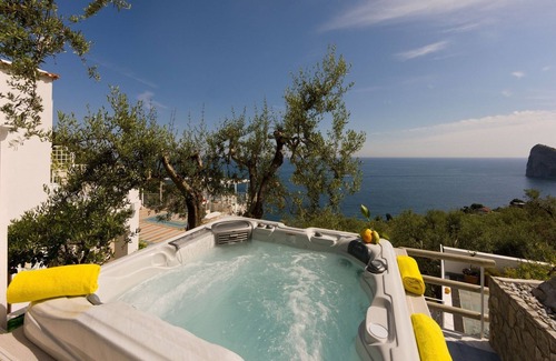 Sirenuse Villa | Large & charming villa with sea views and private pool near Sorrento & Positano