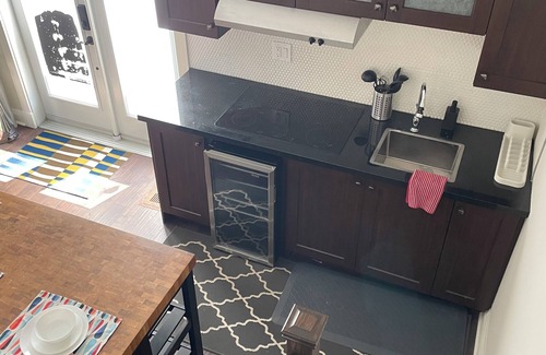 Mount Dennis House | Large Contemporary Fully Furnished One Bedroom with on Suite Bathroom