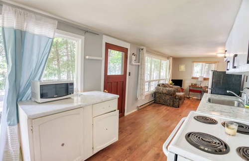Frontenac Cabin | Large CottagennSpacious 4-Bed Lake House: Room for 8, 1.5 Baths & Prime Views!