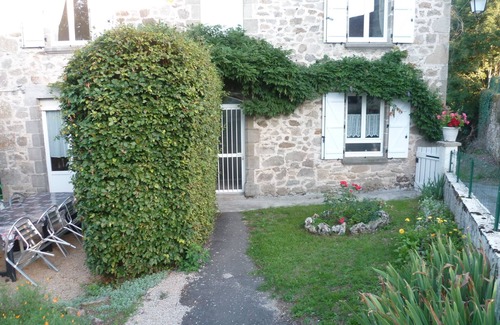 Senaillac-Latronquiere House | Large country house in Sénaillac-Latronquière-Lot, near Lac du Tolerme.