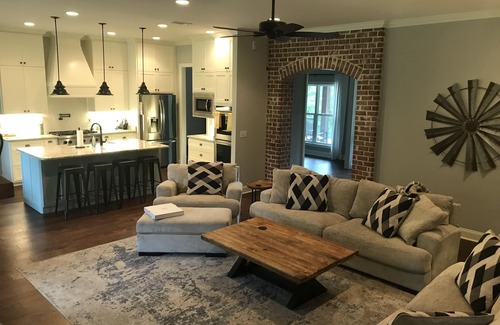 Oxford House | Large Country Home near Ole Miss Campus