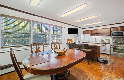 Hanover House | Large Dartmouth Home w/Hot Tub-Perfect for alumni, future students, or a nice weekend getaway!