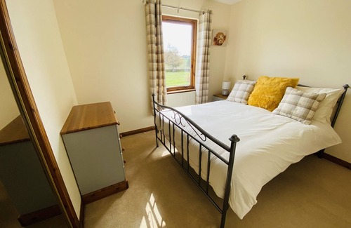 Knockbain House | Large detached holiday home in large open garden