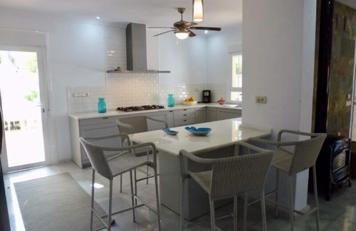 Poblado Sancti Petri Villa | Large and classic villa in Chiclana de la Frontera, Andalusia, Spain with private pool for 8 persons