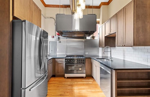 Benton Park West Apartment | Large Executive 1st Floor Apartment with Chefs Kitchen!