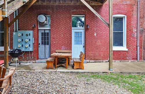 Benton Park West Apartment | Large Executive 1st Floor Apartment with Chefs Kitchen!
