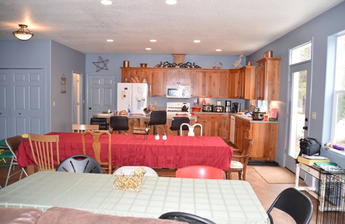 Mill City House | Large Family Friendly House on the Santiam River w/Hobbit Door!