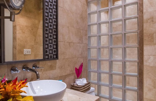 Placencia Resort | Large Family Villa w/WiFi, Balcony, & Amazing Beach Views