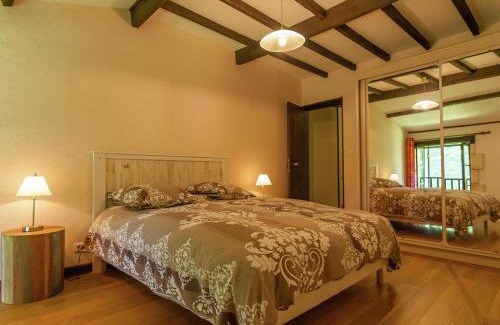 Nantheuil House | Large farmhouse with private garden