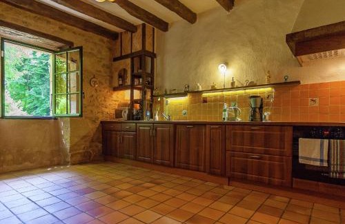 Nantheuil House | Large farmhouse with private garden