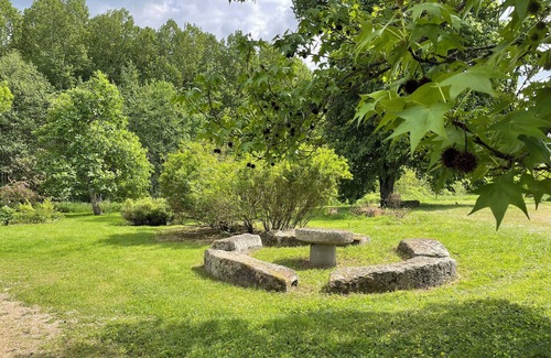 Cloyes-les-Trois-Rivieres House | Large, secluded house on the waterfront