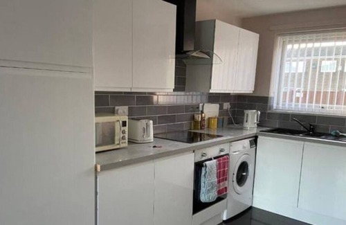 Newcastle-upon-Tyne House | Large fully equipped and comfortable 3 Bedroom House in Westerhope