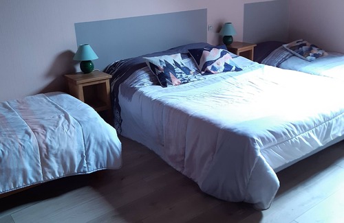 Bournazel House | Large gite for friends or family. Each bedroom has its own bathroom and toilet